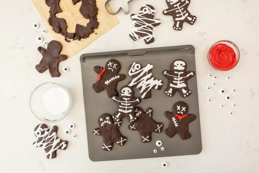 https://www.goodcook.com/media/custom_thumbs/1200x600/00498_GoodCook_Cookware_AirPerfect_Baknig_Sheet_Lifestyle_Recipe_No_Puff_Chocolate_Sugar_Cookies_Spooky_Cookies_2_1.jpg.webp